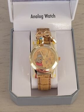 Disney Winnie the Pooh Analog Watch Enjoying Honey Gold Tone With Charm Need Bat